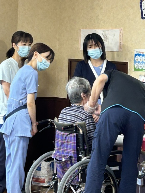 ウェルネスかねのさんで口腔ケア研修会を行いました！